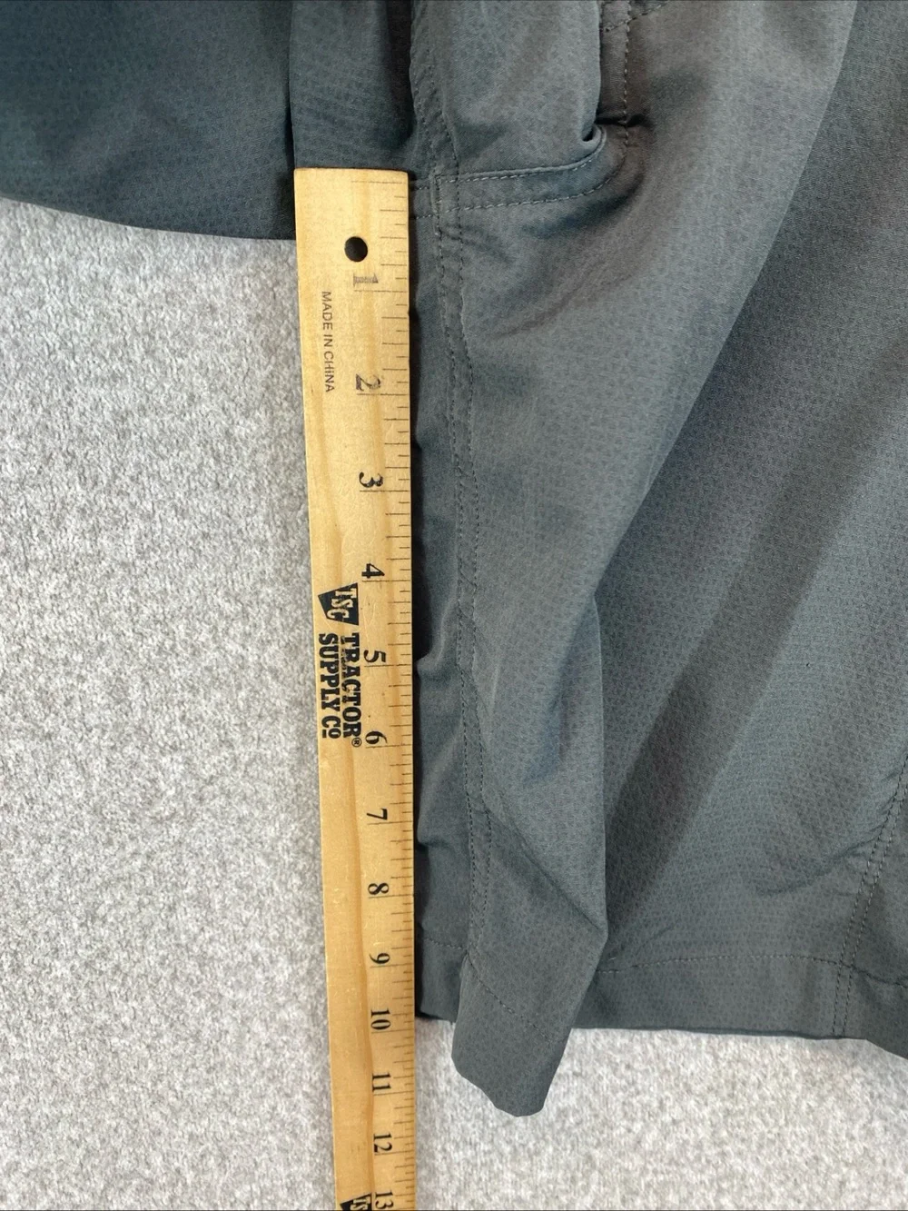 The North Face Men's 34 Gray Hiking Shorts Flat Front Pockets Zip Logo Gorpcore